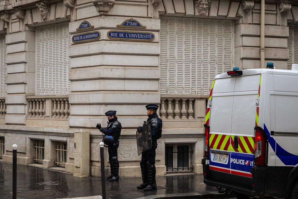 Во Франции выступают за выход страны из ЕС: на митинг вышли тысячи человек0