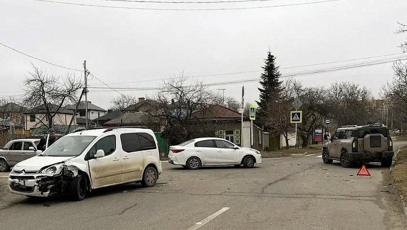 Водитель Citroën пострадал в аварии на улице Ставрополя