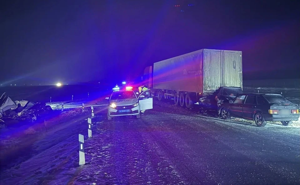 Водитель погиб и четверо пострадали в аварии на трассе Ставрополья0