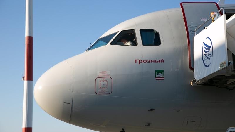 Врач из КЧР спасла жизнь участнику СВО с контузией на борту самолёта