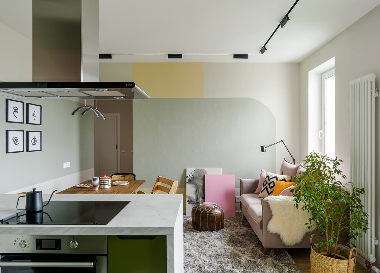 Интерьеры в технике колор-блокинг