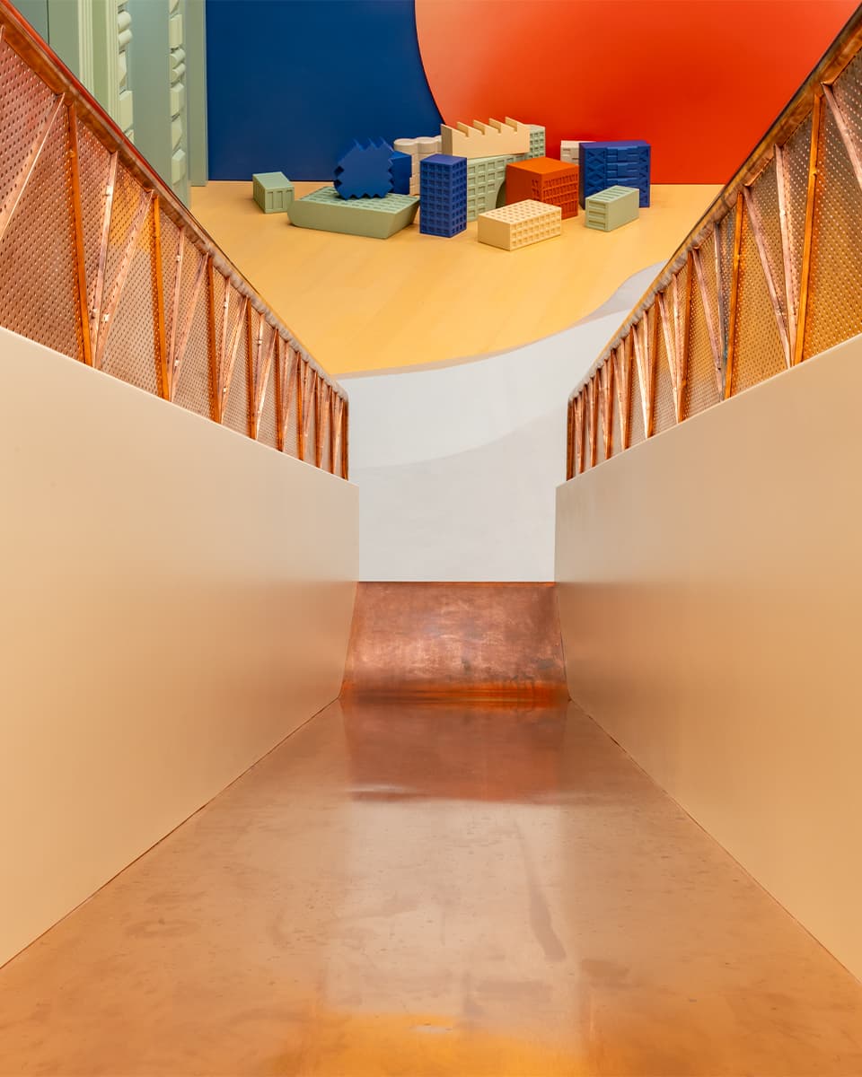 Фантазийный интерьер игрового центра в музее «ЗИЛАРТ» — проект архитектурного бюро UTRO