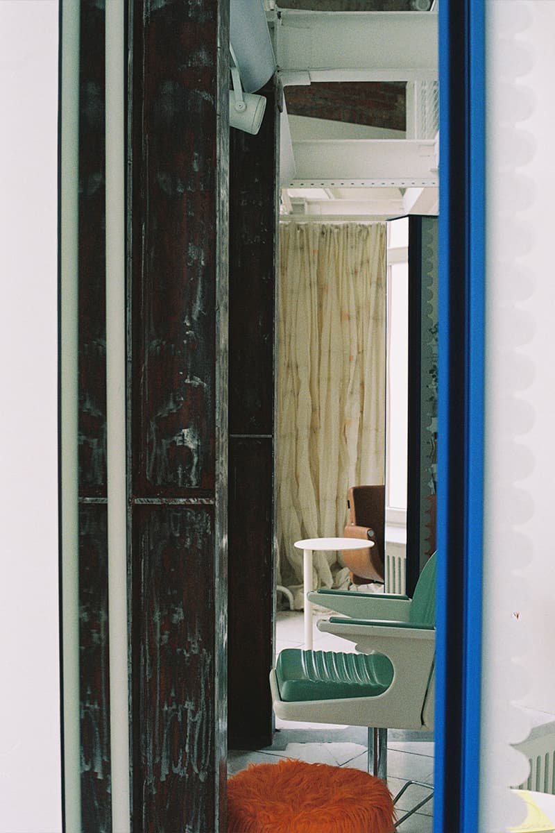 Винтаж и необработанные фактуры в интерьере салона красоты — проект Lebedeva project