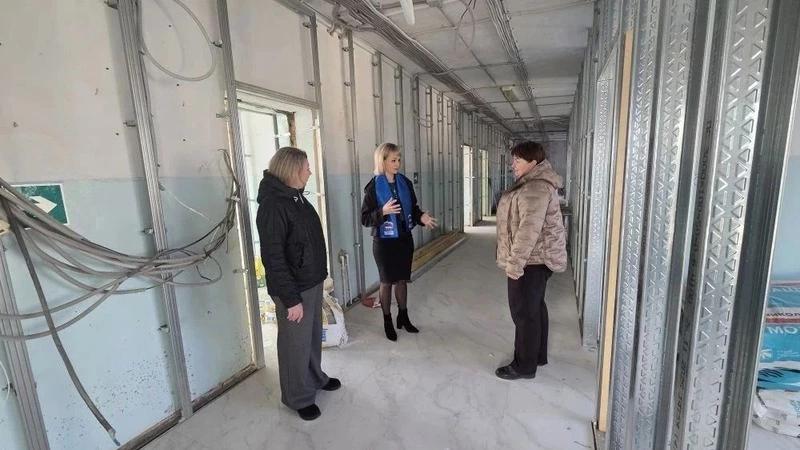 Активисты &laquo;Единой России&raquo; проверили ремонт школы, сквера и дорог на Ставрополье