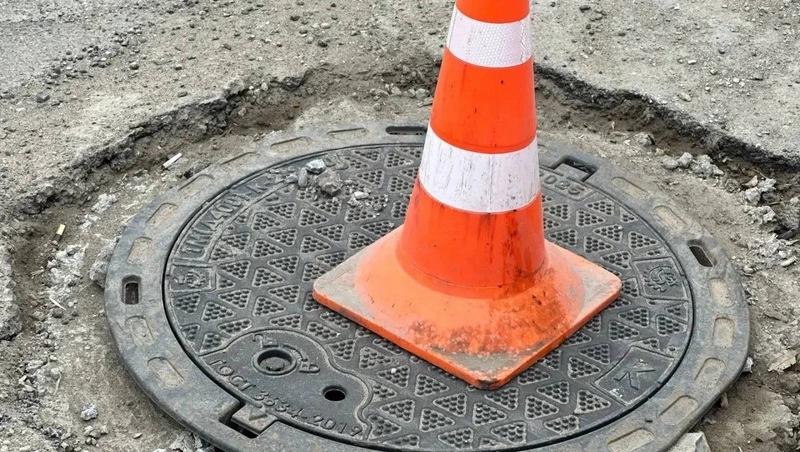 Более 50 плавающих люков, не мешающих машинам, установят на дорогах Кисловодска