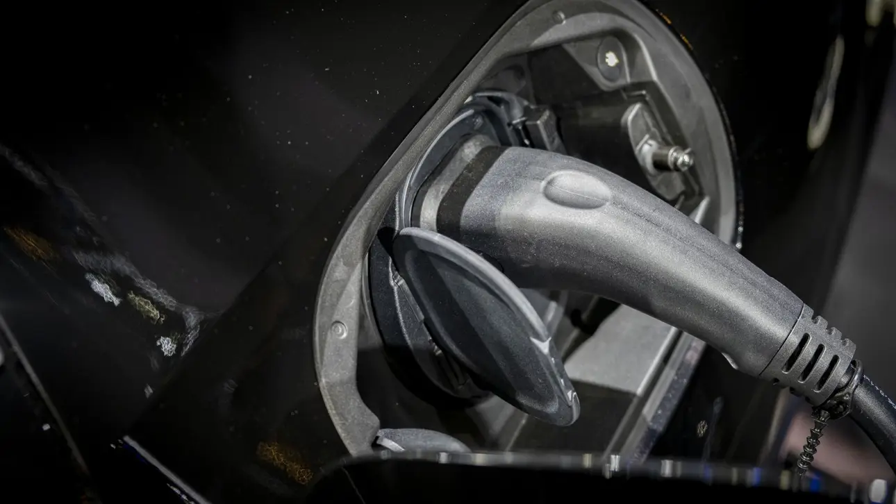 зарядка электромобиля