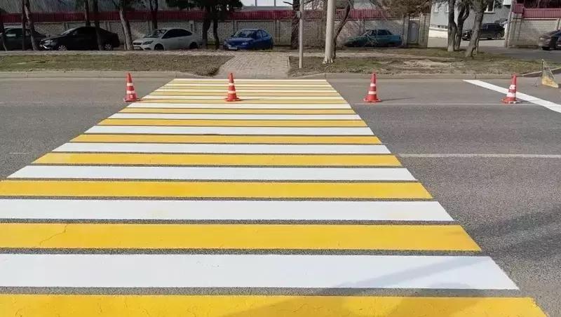 Дорожную разметку обновляют в Ставрополе после зимы