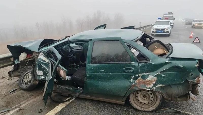 Двое мужчин пострадали при столкновении легковушек на трассе вблизи Ставрополя