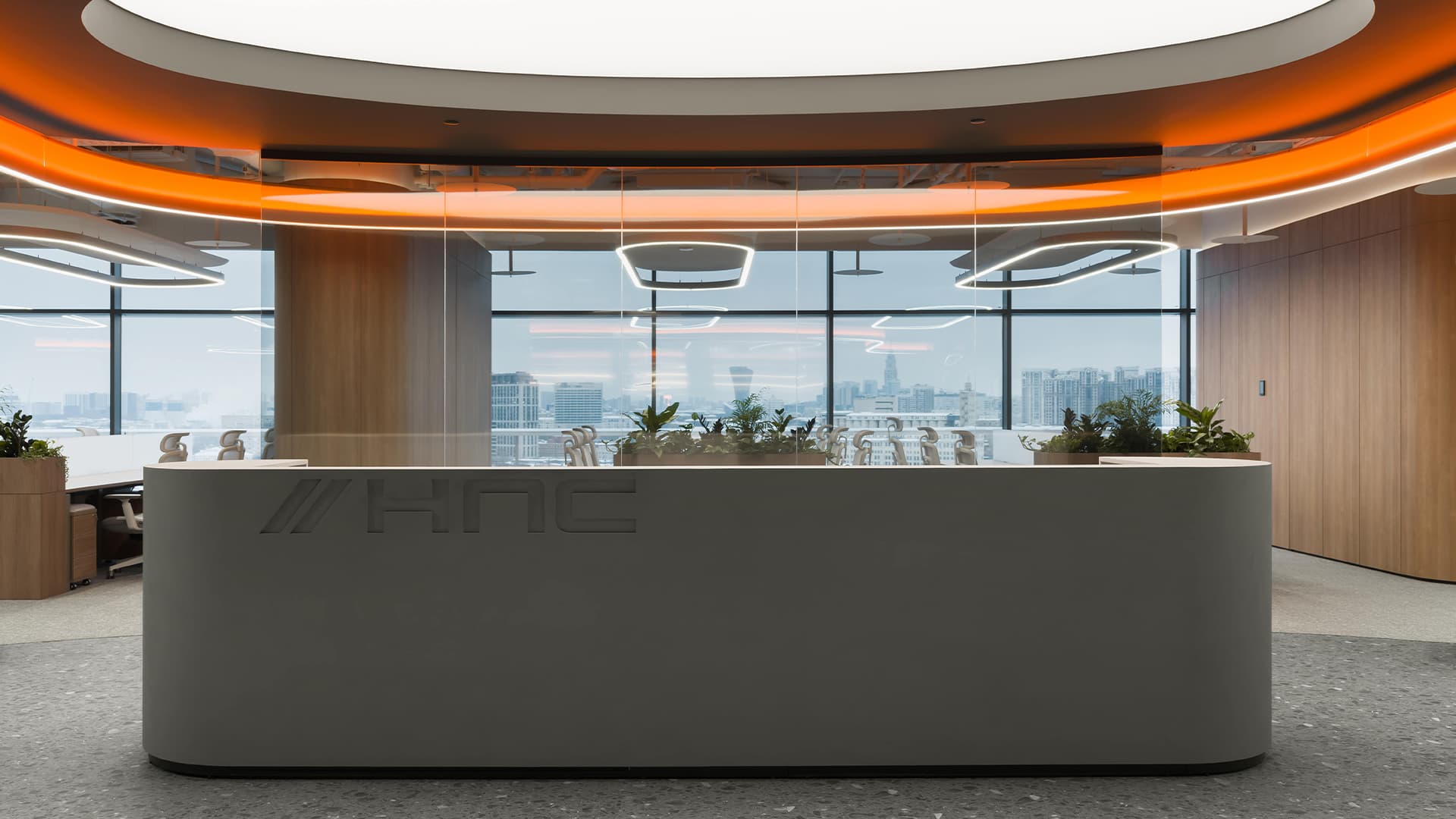 Контрасты и динамичный свет в интерьере технологичного офиса — проект архитектурной студии IND