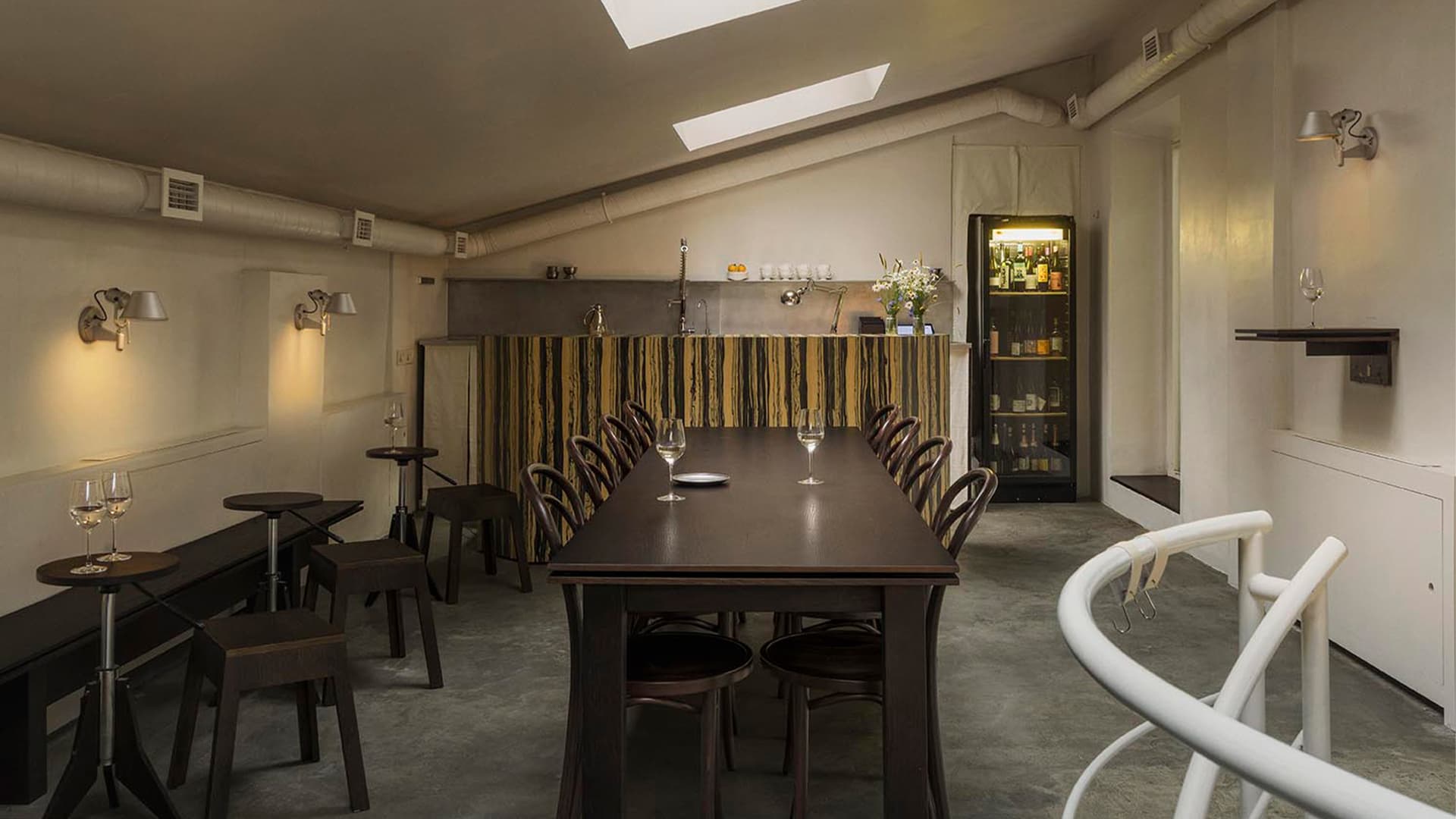 Камерный интерьер бара в историческом московском дворе — проект Веры Вакула Камерный интерьер бара в историческом московском дворе — проект Веры Вакула