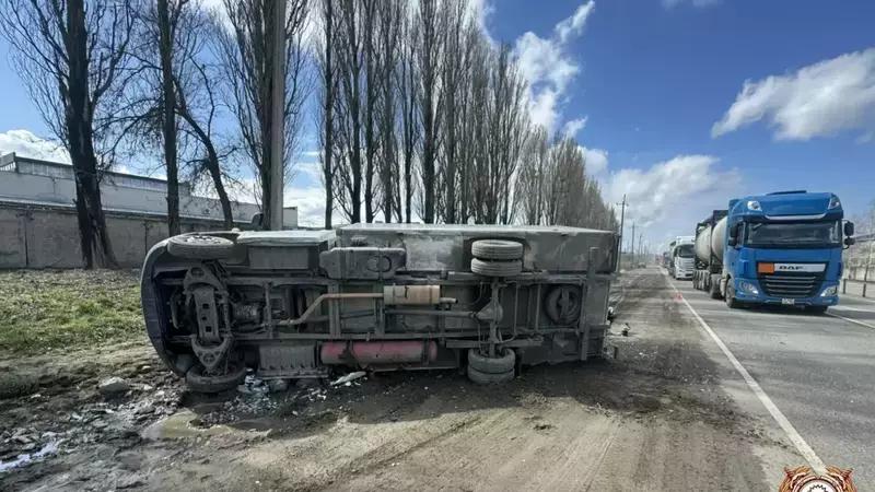 «Газель» снесла опору ЛЭП и помешала движению на Северном обходе Ставрополя