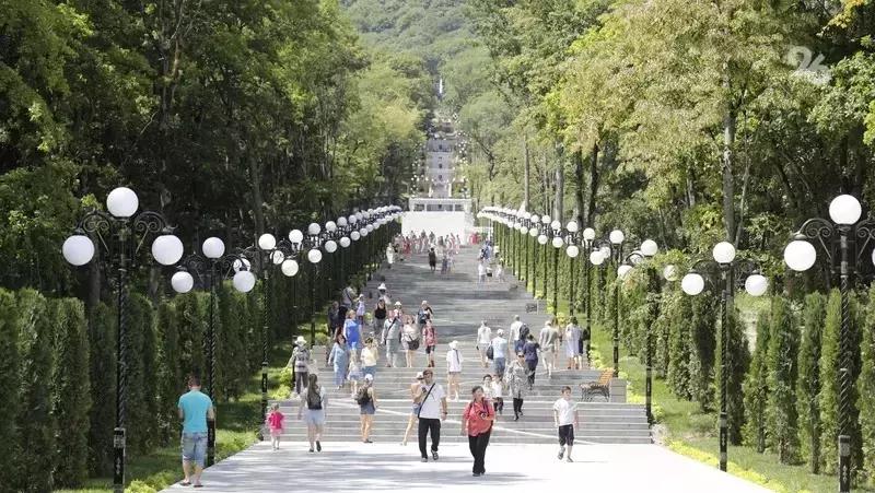 Каскадную лестницу в Железноводске на три месяца закрыли на ремонт