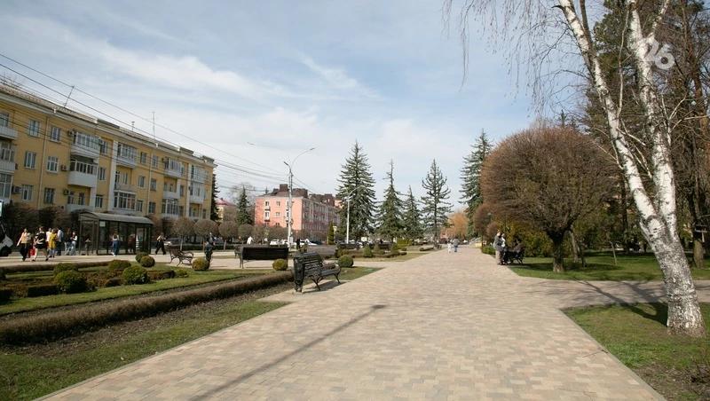 Коммунальщики приводят в порядок улицы Ставрополя к весенним праздникам