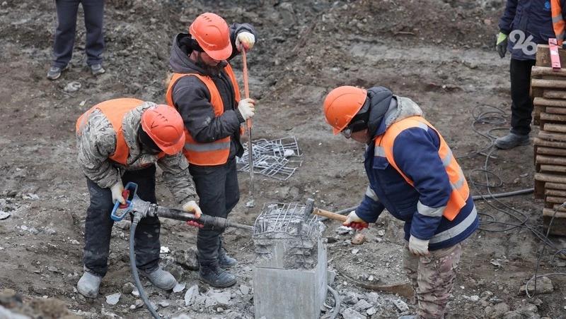 Мост, ведущий на КМВ, ремонтируют в селе Александровское