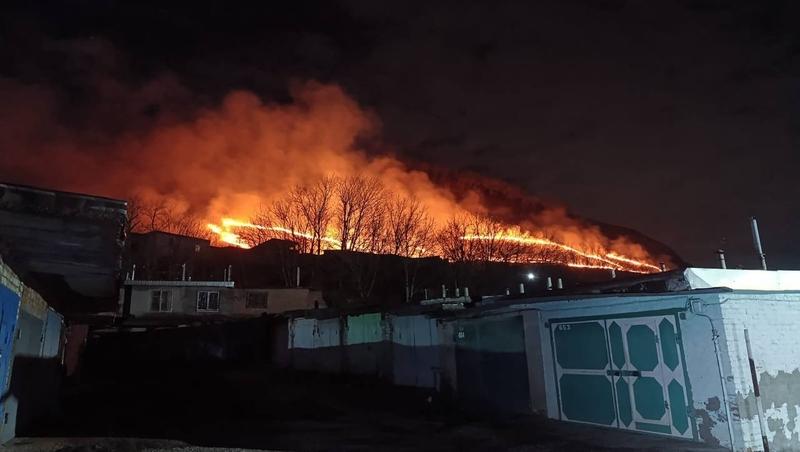 На горе Шелудивой в Лермонтове горит сухостой