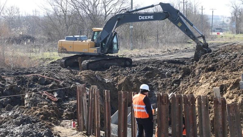 На новом мосту в Пятигорске бетонируют ростверк