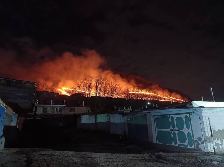 Огнеборцы Кавминвод потушили пожар на горе Шелудивой