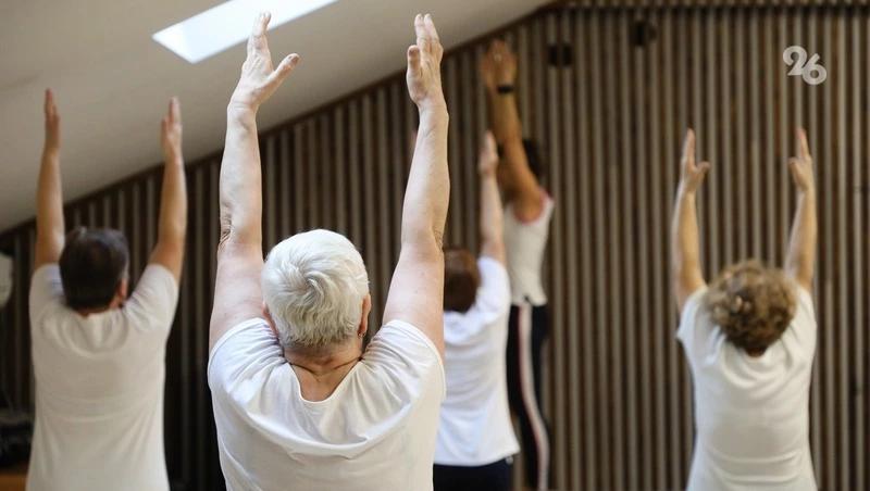 Пенсионеры из Арзгирского округа осваивают китайскую гимнастику