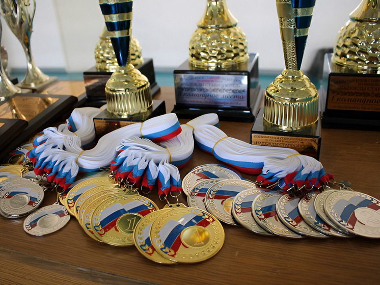 Пловцы из Невинномысска завоевали 46 трофеев на окружных соревнованиях