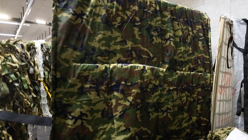 Работник культуры из Железноводска плетёт сети для бойцов СВО