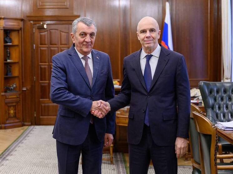 Сергей Меняйло обсудил с Антоном Силуановым исполнение бюджета и инфраструктурные проекты Северной Осетии