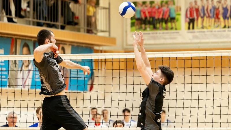 Ставропольские волейболисты дважды выиграли и один раз проиграли в Майкопе