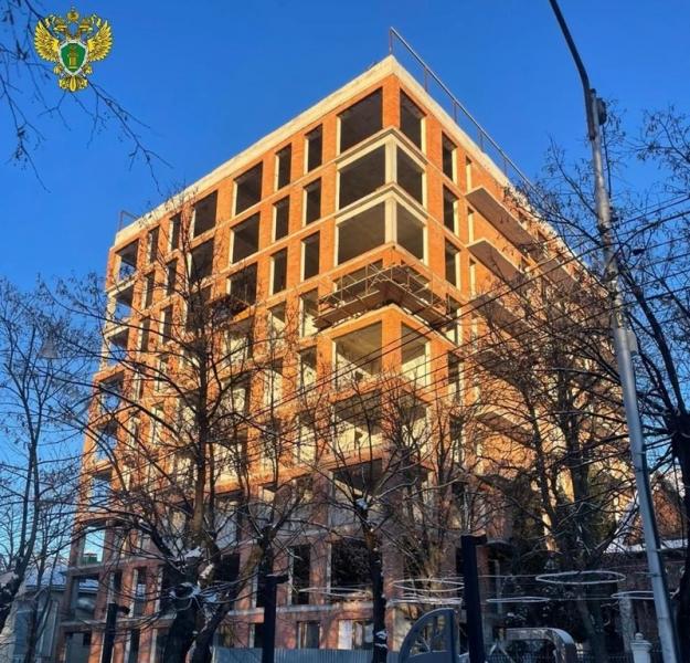 Суд постановил снести незаконно построенную 9-этажную гостиницу в Ессентуках