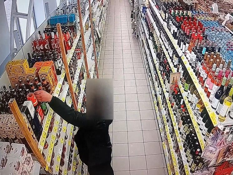 Украл и выпил: ставрополец похитил из супермаркета пять бутылок виски