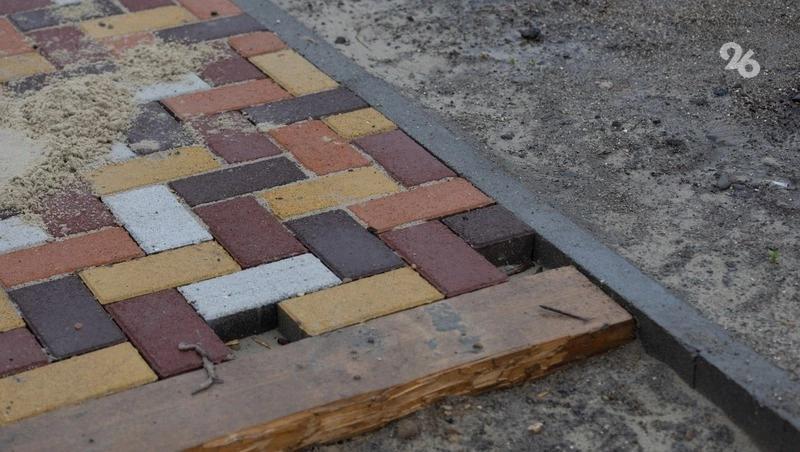 Уличное освещение и плитка появятся на новой пешеходной зоне в Александровском