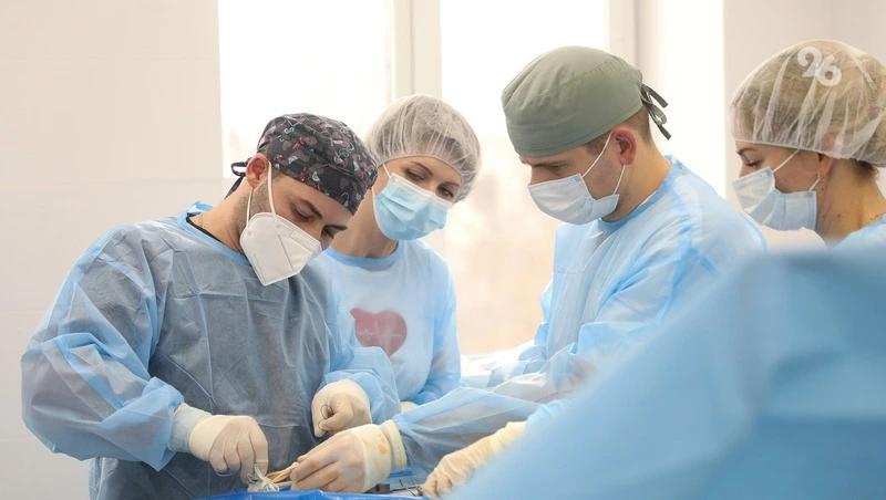 В Ессентуках хирурги провели редкую операцию пациентке с кистой селезёнки