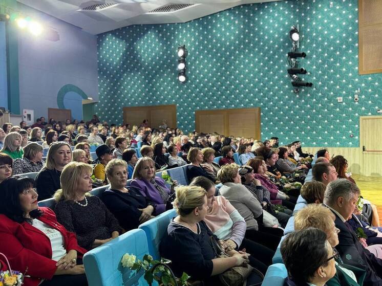 В Кисловодске поздравили жён и матерей участников СВО с 8 Марта