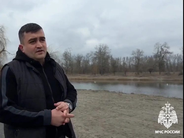 В Моздоке мужчина спас пятиклассника, провалившегося под лед