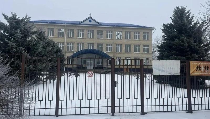 В Петровском округе капитально ремонтируют поселковую среднюю школу