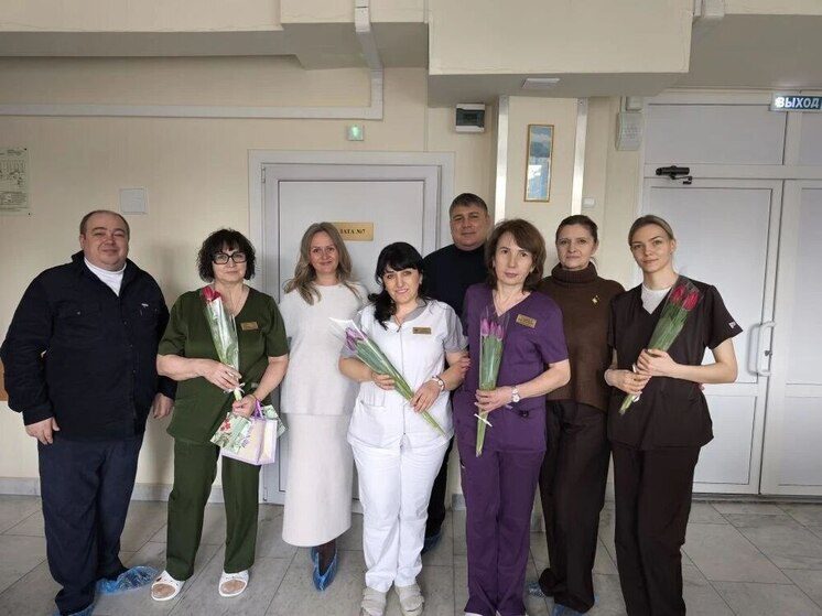 Владимир Крутников поздравил молодых мам и персонал роддома Ессентуков с наступающим 8 Марта