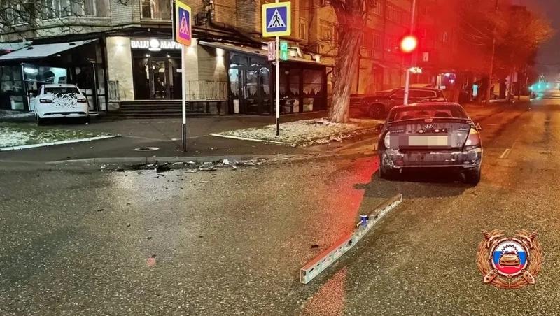 Водитель и два пассажира получили травмы в ДТП в Ставрополе