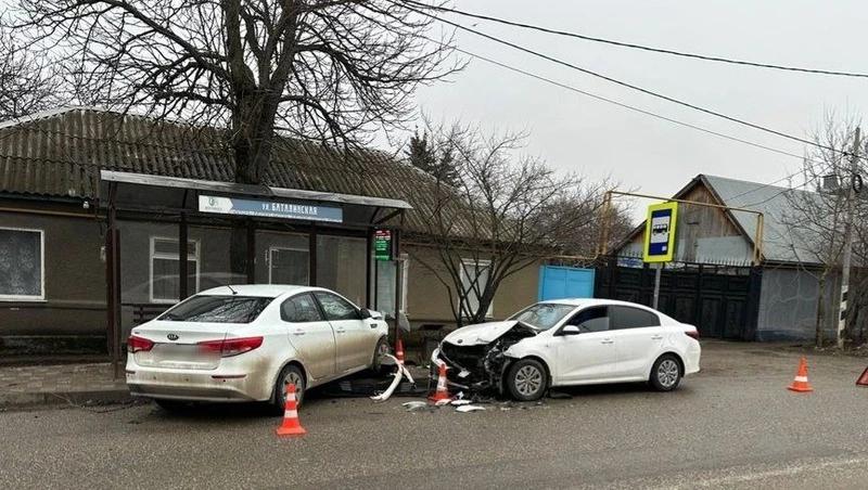 Водитель Kia ранил мужчину, протаранив его автомобиль на Кавминводах, и убежал