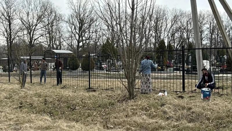 Все девять кладбищ Ставрополя приводят в порядок к Пасхе