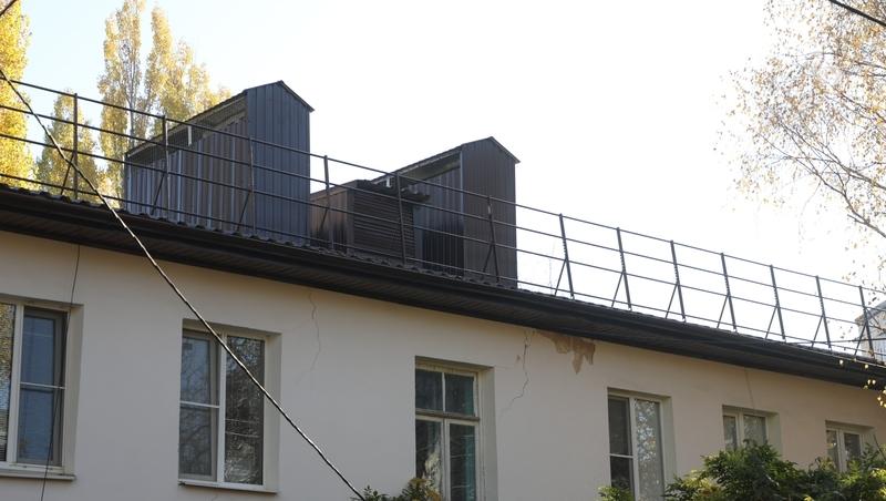 Залитые при смене кровли квартиры Михайловска отремонтировали после прямой линии