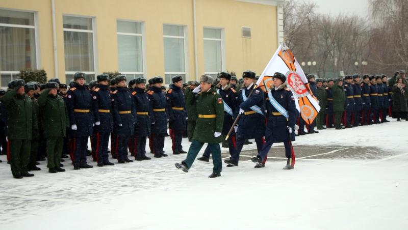 Знамя Минобороны РФ вручили кадетам Аксайского казачьего корпуса в Ставрополе