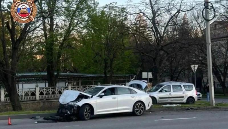 76-летняя пассажирка погибла в резко повернувшей налево &laquo;Ладе&raquo; в Ессентуках