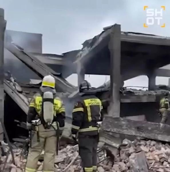 Два тела достали из-под завалов после взрыва пиротехники во Владикавказе