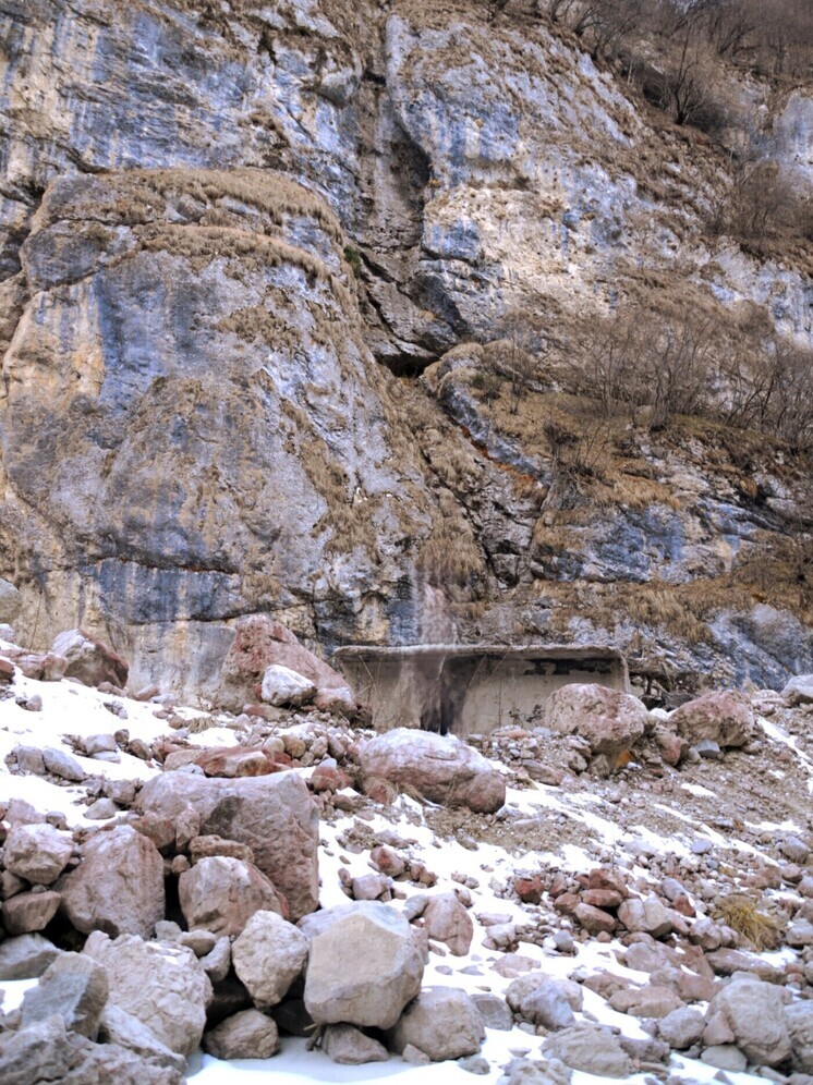 Движение на федеральной трассе в Итум-Калинском районе Чечни закрыли из-за камнепадов