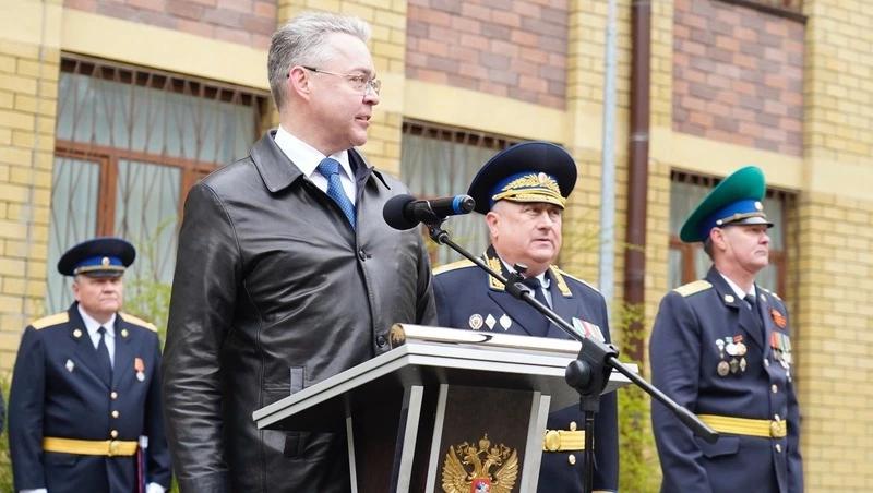 Губернатор Ставрополья вручил дипломы и погоны выпускникам института ФСБ