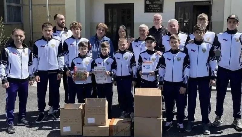 Юные борцы из Пятигорска отвезли в Армению учебники на русском