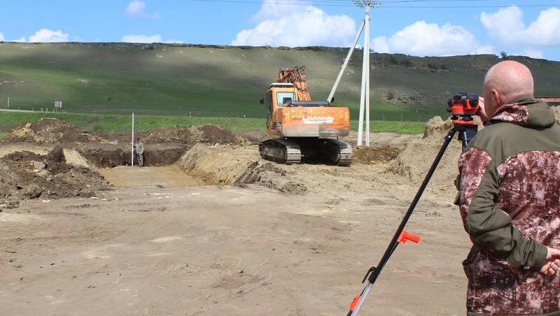 К буйволиной ферме в Александровском округе построят дорогу