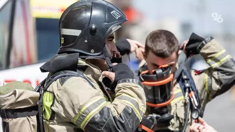 Легковушка сгорела во дворе на севере Ставрополя