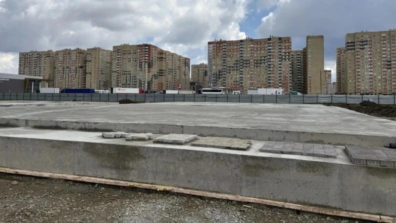 На юго-западе Ставрополя строят бассейн для будущих олимпийских чемпионов