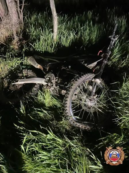 На Ставрополье бесправник на питбайке попал в больницу после ночного ДТП