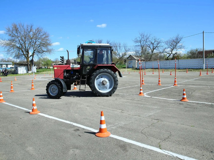 На Ставрополье завершился второй день соревнований механизаторов и агрономов