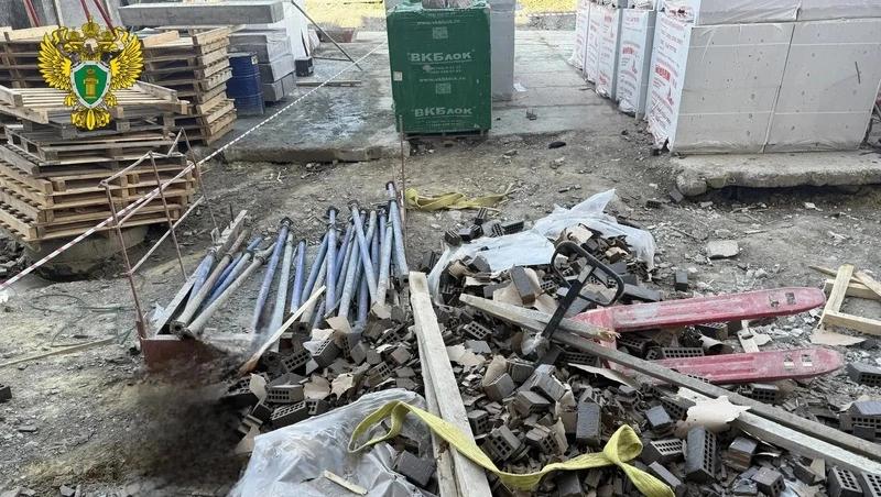 На стройке в Ставрополе двое рабочих погибли, упав с восьмого этажа